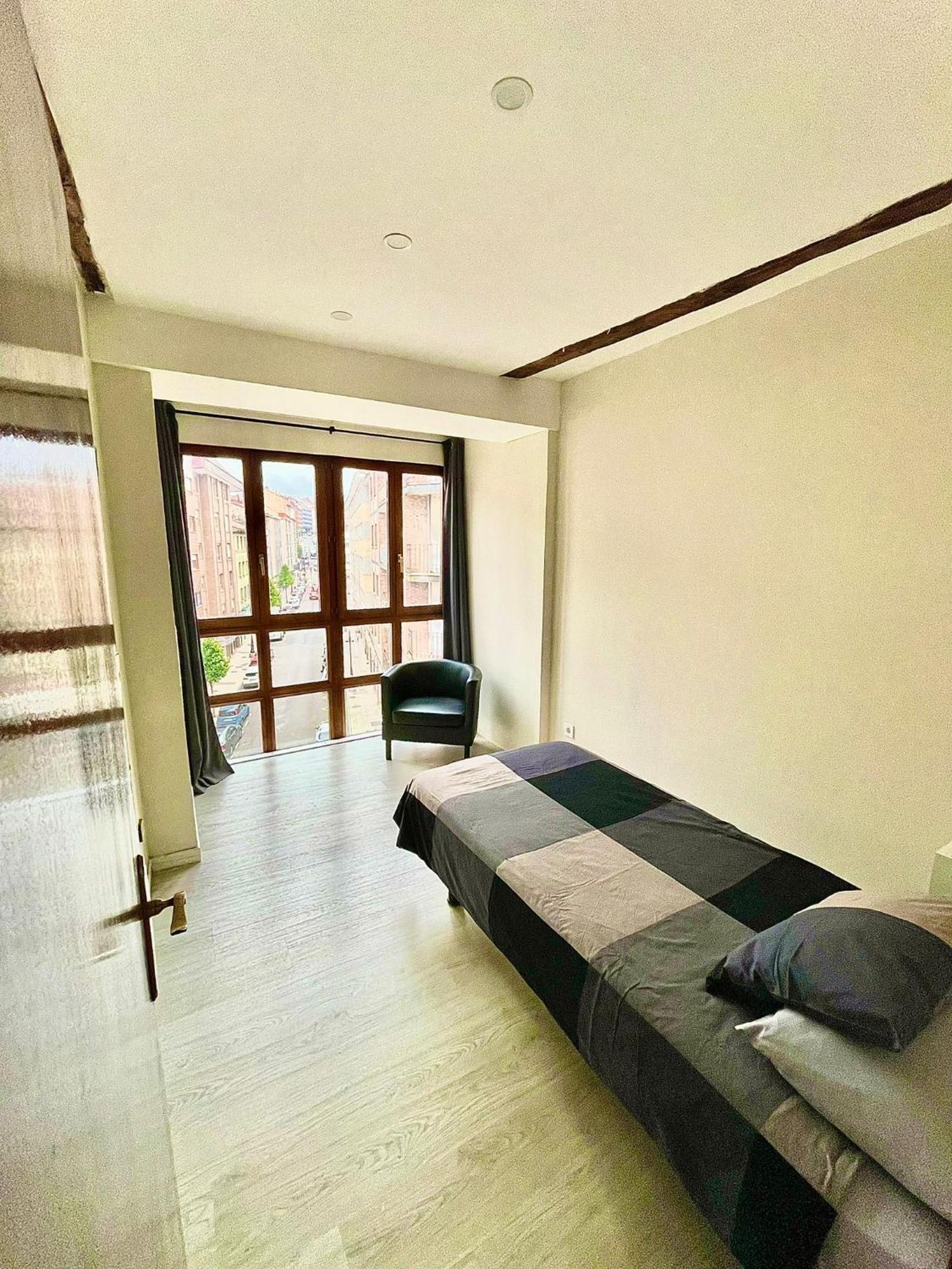 אוביידו Paraguas Guesthouse מראה חיצוני תמונה